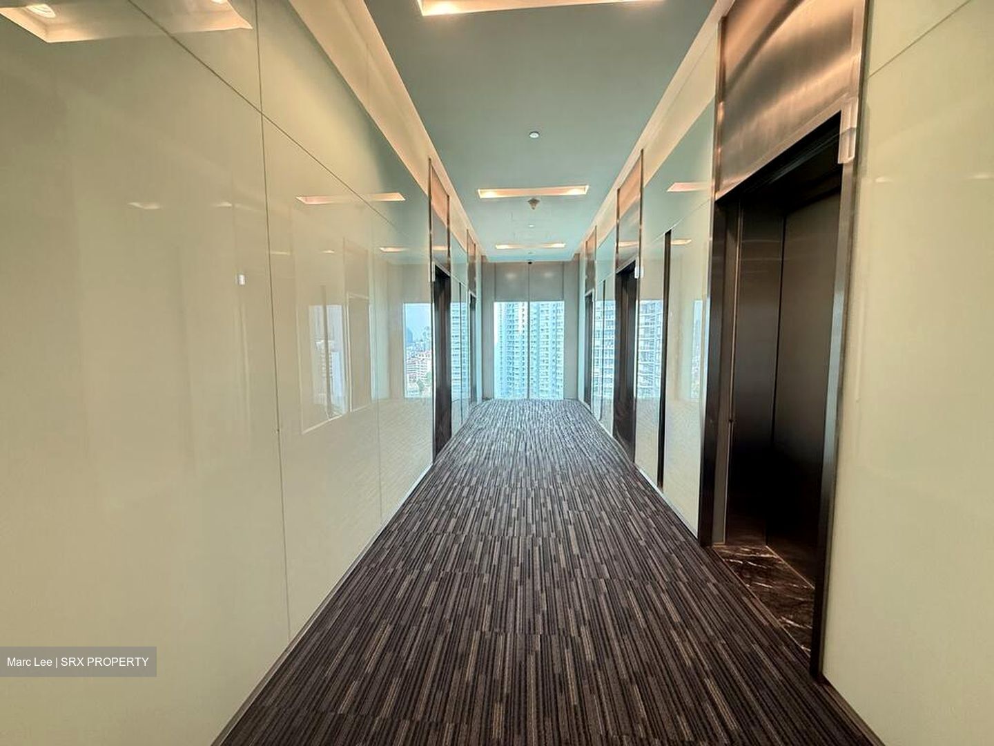Arc 380 (D8), Office #496787601